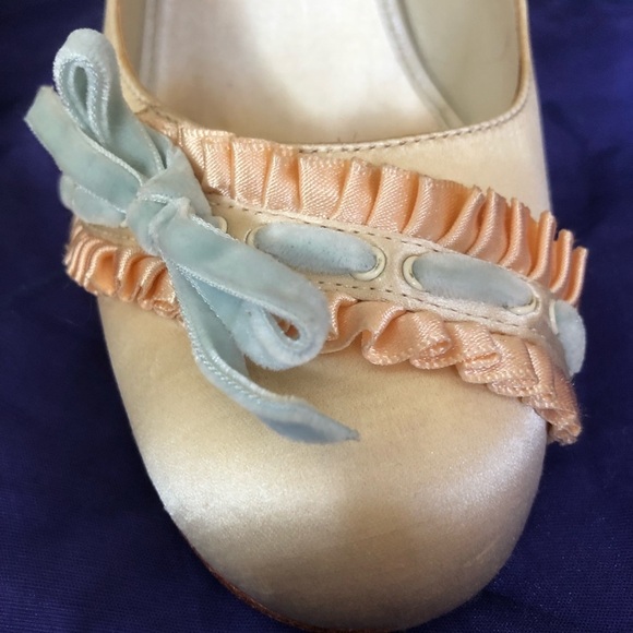 Sz9 RARE Betsey Johnson satin pumps w ruffle - Picture 7 of 13